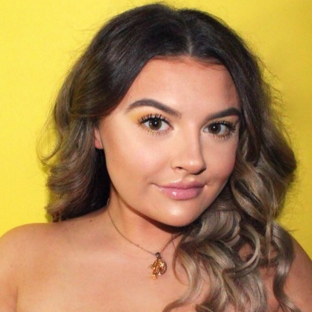 Meet your Posher, Courtney